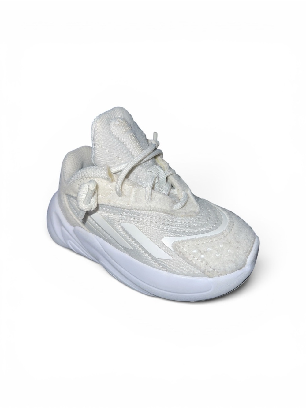 Adidas Ozelia Child Size 6C Triple White